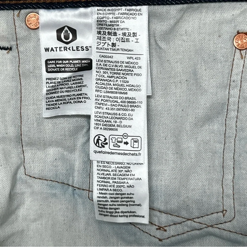 NWOT Levi’s Men’s 501 Original Shrink to Fit Jeans Button Fly Size 40W X 34L